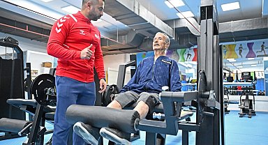 12 torunlu "Süper Dede" spor tutkusuyla gençlere taş çıkartıyor