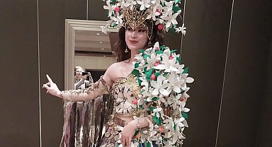 Adana'da Uzunköprü rüzgarı... Moda tasarımcısı Güzin Vardar Türkiye birincisi oldu