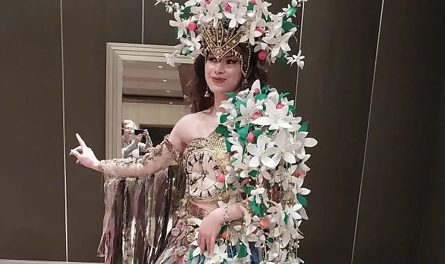 Adana'da Uzunköprü rüzgarı... Moda tasarımcısı Güzin Vardar Türkiye birincisi oldu