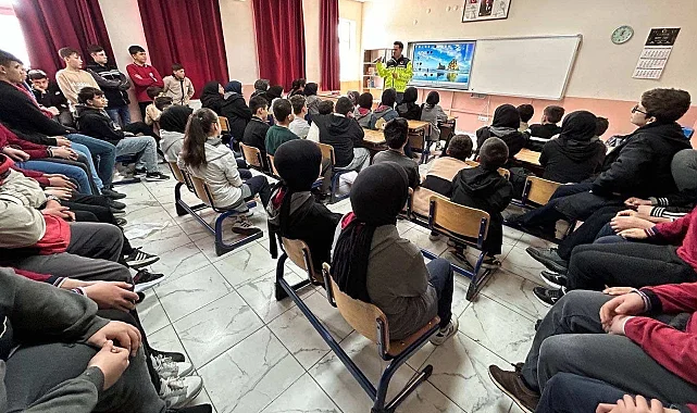 Afyonkarahisa'da trafik bilincine Jandarma desteği