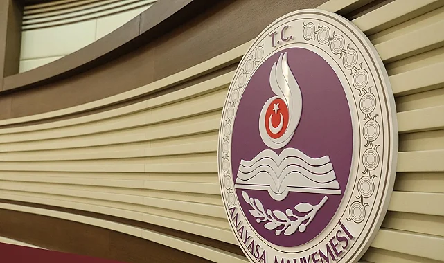 Anayasa Mahkemesi, 'isim değişikliği ilanı' kuralını iptal etti