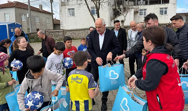 Balıkesir'de kırsaldaki çocuklara 23 Nisan hediyesi