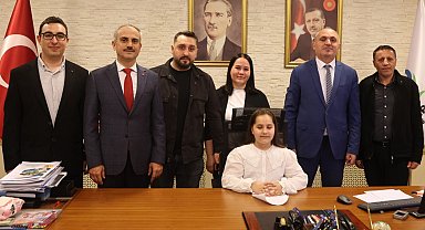 Başkan Çiftçi, koltuğunu minik başkana devretti