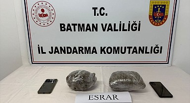 Batman'da durdurulan otomobilde 1 kilo 3 gram esrar ele geçirildi