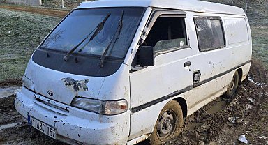 Bilecik Pazaryeri'nde kaçak orman emvaline suçüstü!