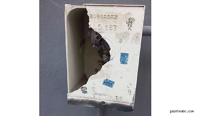 Bir Kişi Kırdı Diğeri Kaydetti