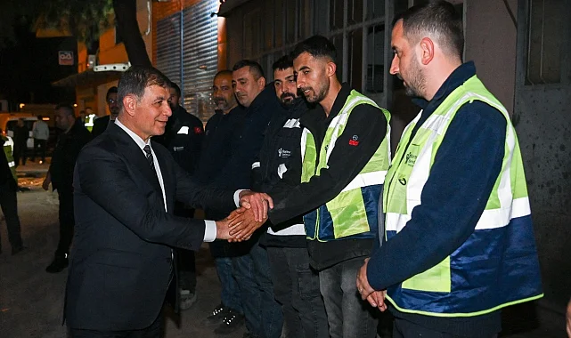 Bornova'da başkanlardan gece baklavalı destek