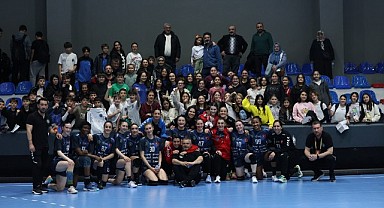 Bursa Büyükşehir Belediyespor Zirveyi Bırakmadı