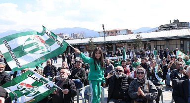 Bursa Osmangazi Meydanı'nda Bursaspor coşkusu
