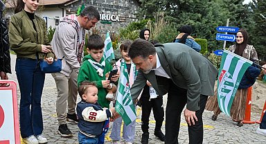 Bursa'da şampiyonluk öncesi minik taraftar coşkusu