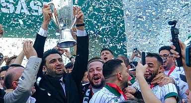 Bursaspor tarih yazdı... Kupasına kavuştu!