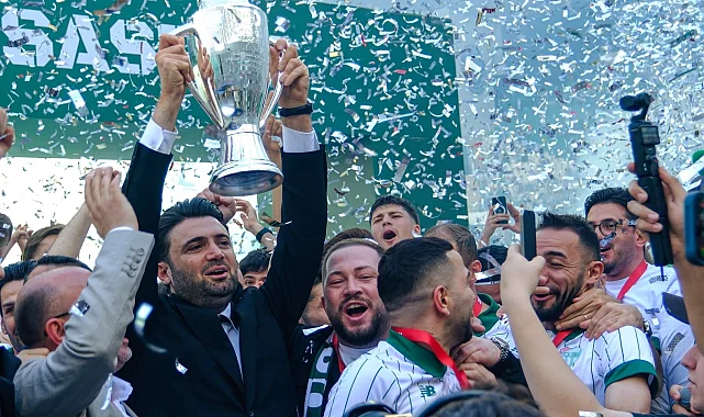 Bursaspor tarih yazdı... Kupasına kavuştu!