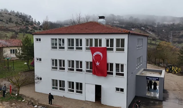 Büyükorhan'ın Danaçalı Köyü'nde eski okul sosyal merkeze dönüştü