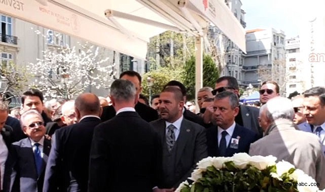 Cenazede soğuk rüzgâr