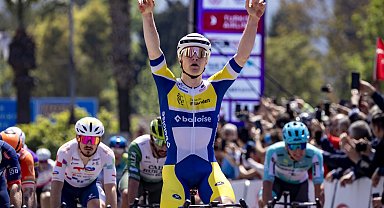 Cumhurbaşkanlığı Bisiklet Turu'nda ilk etap Tom Crabbe'nin