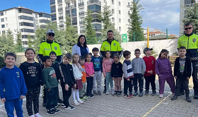 Edirneli miniklerden polislere büyük ilgi