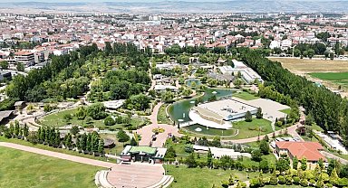 Eskişehir Hayvanat Bahçesi güçlü konumunu koruyor