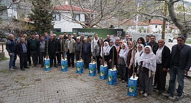 Eskişehir'de 600 dut fidanı üreticiyle buluştu