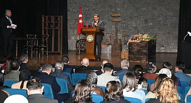 Hüseyin Kazaz Kültür Merkezi Muhacirlik oyunu ile açıldı