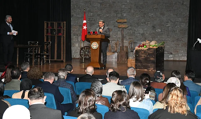 Hüseyin Kazaz Kültür Merkezi Muhacirlik oyunu ile açıldı