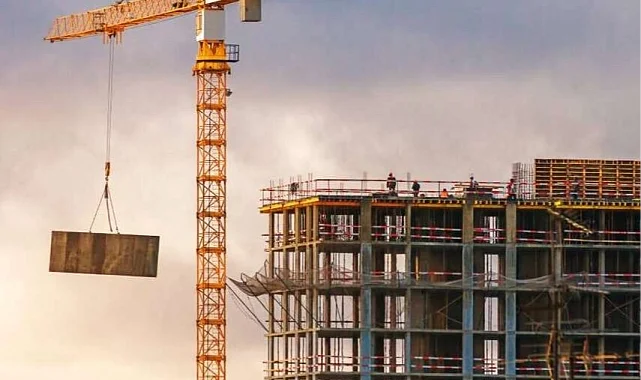 İnşaat üretimi yıllık arttı, aylık geriledi