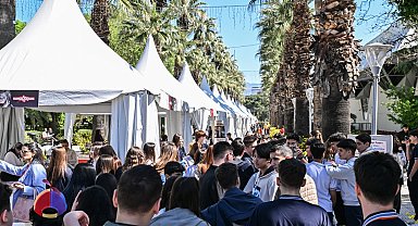 İZKİTAP öğrencilerin buluşma noktası oldu