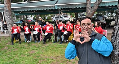 İzmir Bornova'da +1 Down Kafe'de anlamlı buluşma