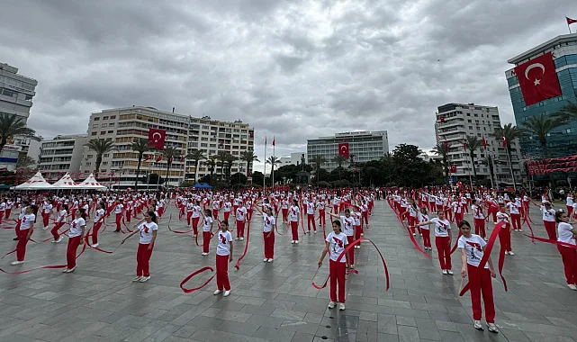 İzmir'de 23 Nisan coşkusu