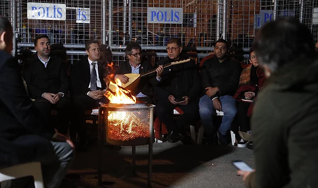 İzmir'de 'Ata mirası nöbeti' üçüncü gününde