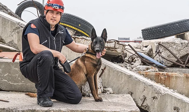 İzmir'de Momo enkaz için eğitiliyor