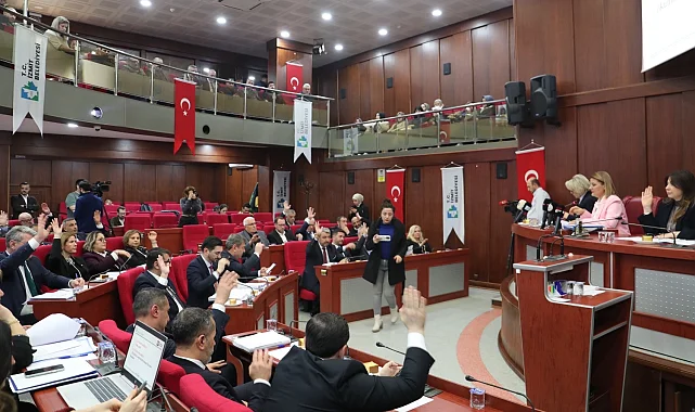 İzmit Belediyesi Meclisi'nde görev dağılımı yapıldı