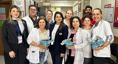 İzmit Belediyesi'nden ebelere anlamlı ziyaret