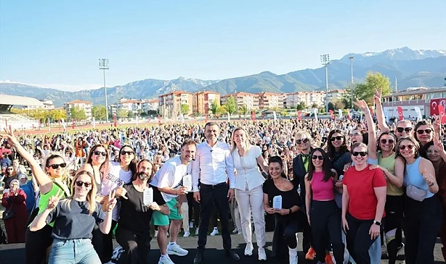 Kadınların ritmi Denizli'ye enerji kattı