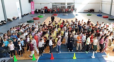 Kayseri Büyükşehir Develili öğrencileri sporla buluşturdu