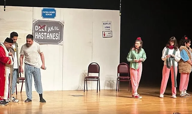 "Keçileri Kaçırıyorum" oyunu Kütahya'da sahnelendi