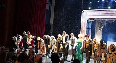 Kocaeli Şehir Tiyatroları Bursa izleyicisiyle buluştu