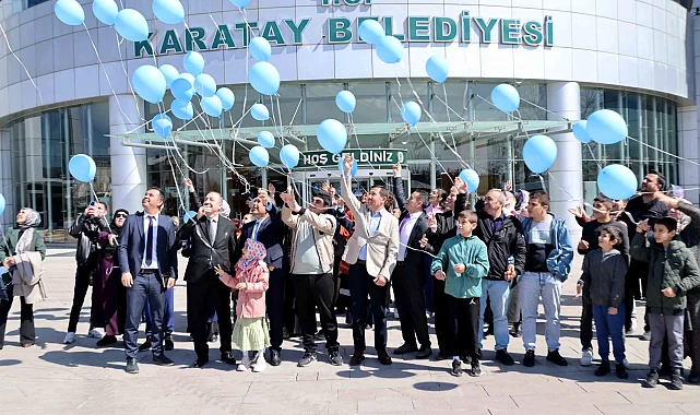 Konya Karatay'da mavi balonlar gökyüzüne bırakıldı