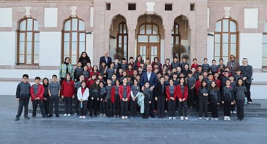 Konya'da Başkan Altay, Taş Bina'da miniklerle buluştu