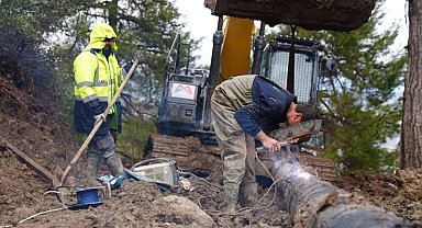 Mersin'de zarar gören içme suyu hattına anında müdahale