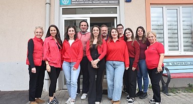 Nilüfer Belediyesi’nden Otizm Farkındalığı İçin Kırmızı Giyme Etkinliği