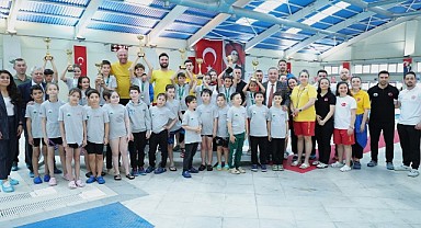 Osmangazi Belediyesi’nden 23 Nisan’a Özel Yüzme Şenliği