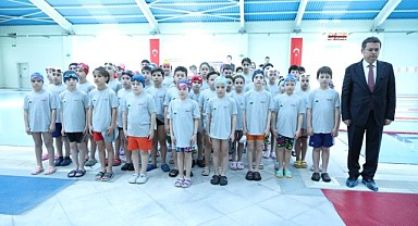 Osmangazi’de 23 Nisan Coşkusu Yüzme Şenliği ile Kutlanıyor