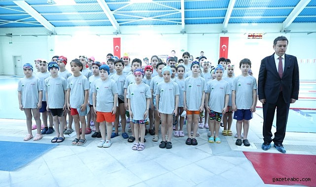 Osmangazi’de 23 Nisan Coşkusu Yüzme Şenliği ile Kutlanıyor