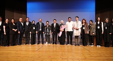 Osmangazi’de “Taksiratlı Şekibe” Tiyatrosu İzleyiciyle Buluştu