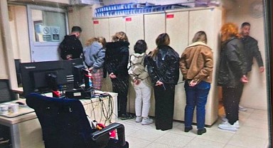 Polisle dalga geçen plaza çalışanlarına 5 yıl hapis istendi!