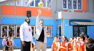 Şampiyon dev adamlar Çayırovalı ilkokul öğrencileriyle buluştu