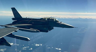 Türk Hava Kuvvetleri'nden eğitim uçuşu