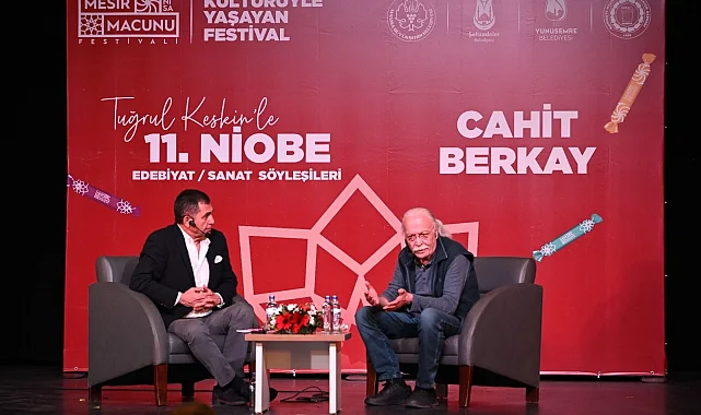 Usta sanatçı Cahit Berkay Manisalılarla buluştu