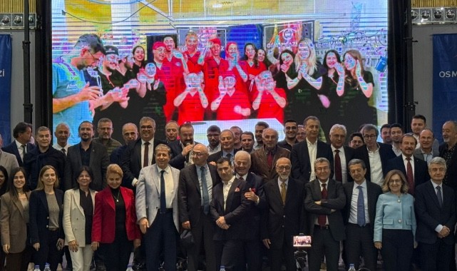50 Profesörden Canlı Göz Ameliyatı