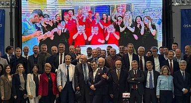 50 Profesörden Canlı Göz Ameliyatı